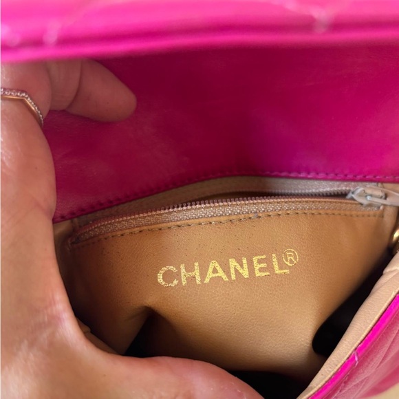 ๐ CHANEL pink quilted leather belt bag ๐ - Picture 8 of 15